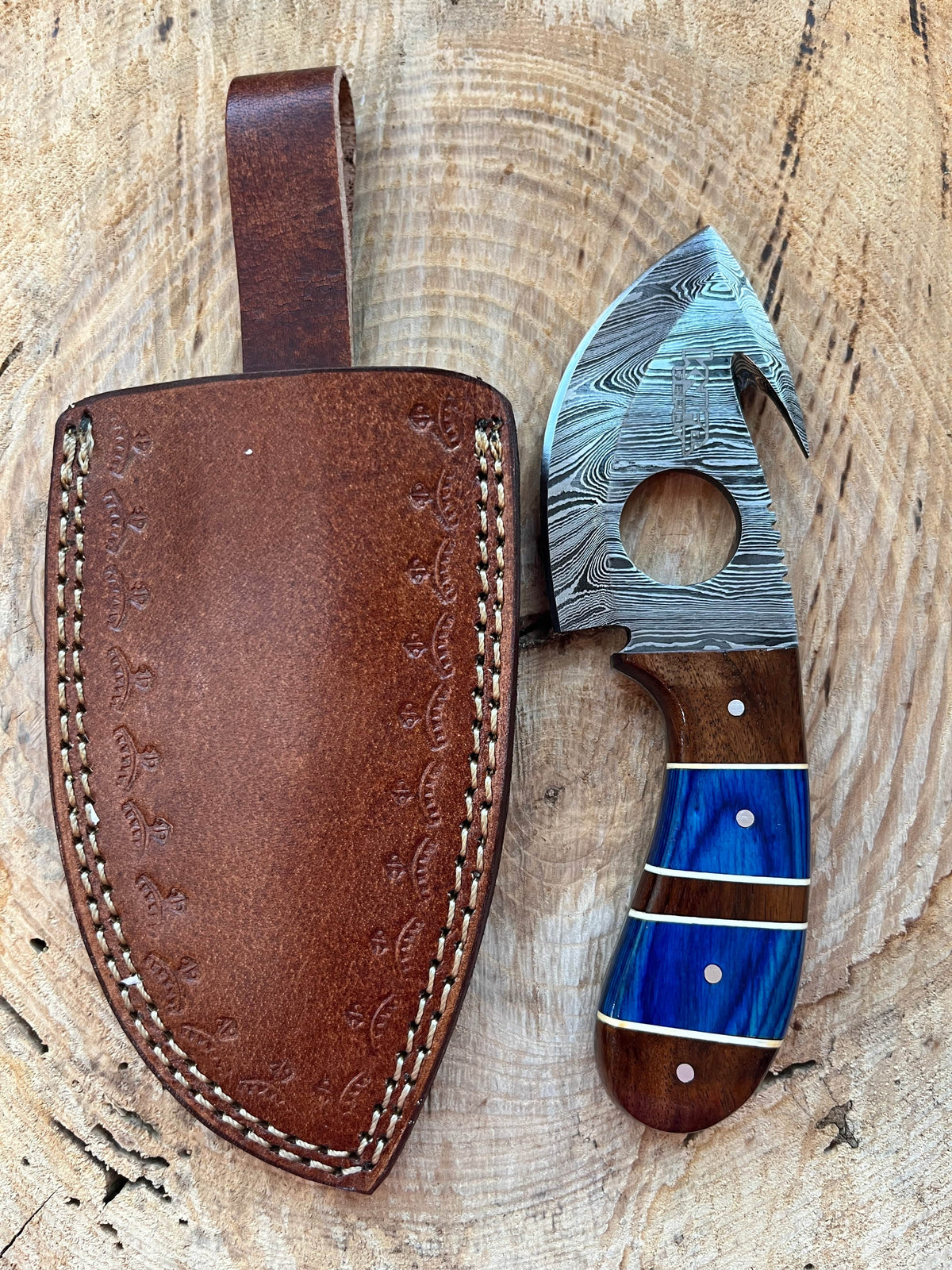 Handmade Damascus Gut Hook Hunting Knife, 3.5" Blade, Wood Handle, Sheath