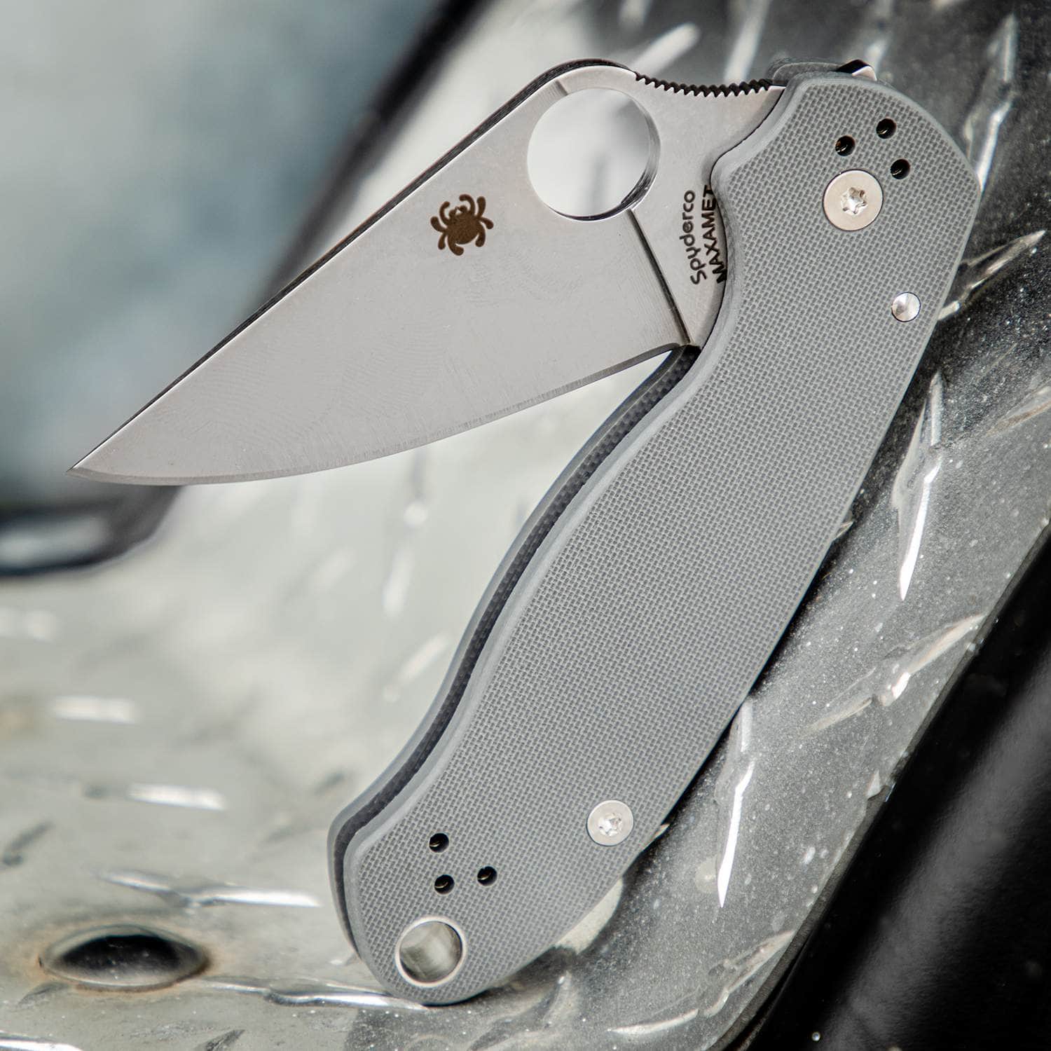 Spyderco Para 3 C223GPDGY – 2.93" Maxamet Gray G-10 Folding Knife