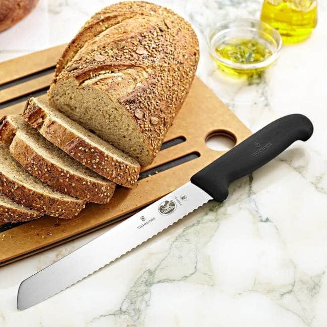 Victorinox Fibrox Pro 5.2933.26 bread and pastry knife with 10.25 inch serrated blade and black handle