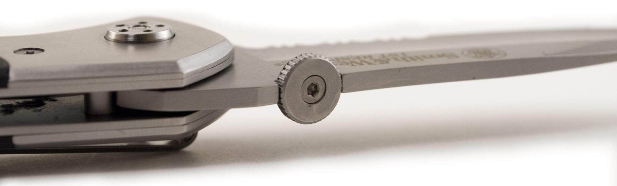 Smith & Wesson First Response Rescue Knife, 3.3" Serrated Blade - SWFRS